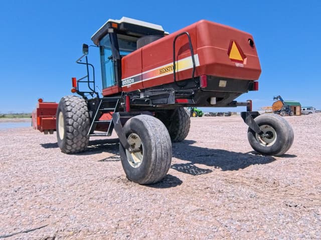 Image of Hesston 8550S equipment image 2