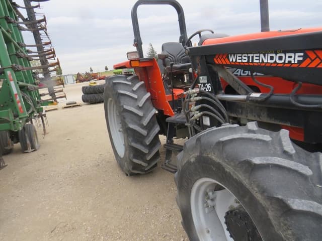 Image of AGCO LT70 equipment image 3