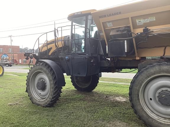 Image of RoGator RG1100 equipment image 4