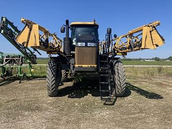 2019 RoGator RG1300C Equipment Image0