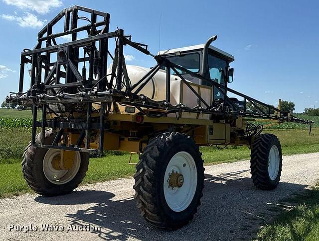 Image of Ag-Chem RoGator 664 equipment image 4