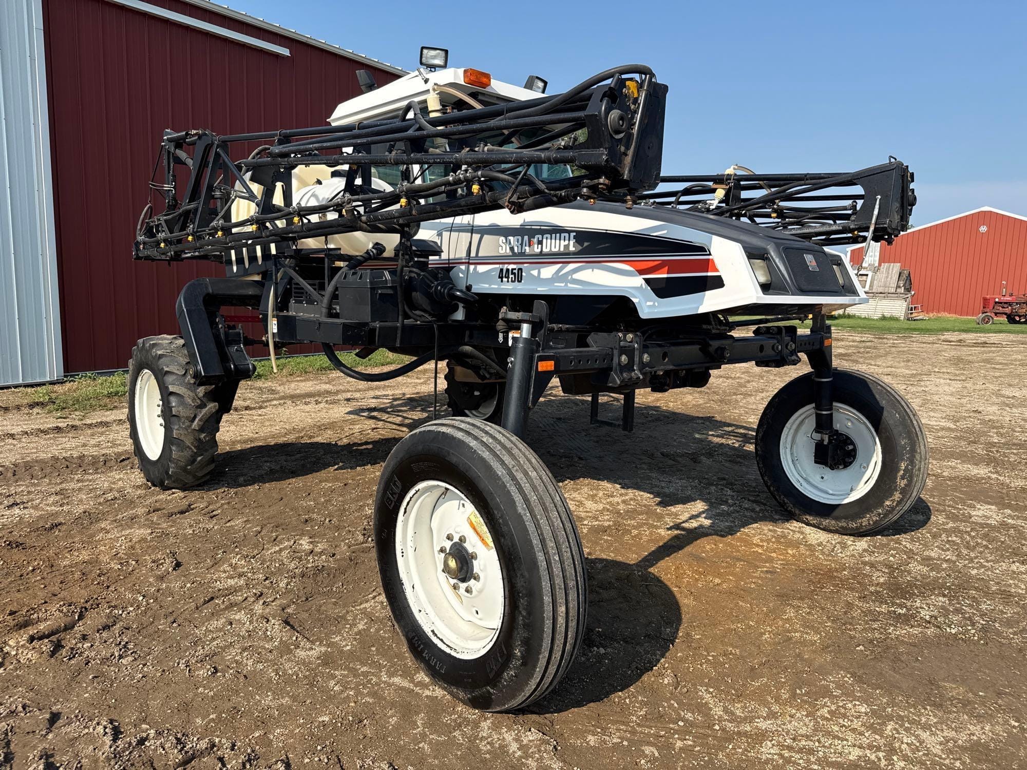 Spra-Coupe 4450 Equipment Image0