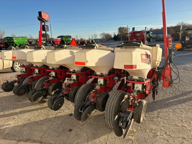 Image of AGCO 8100 equipment image 2