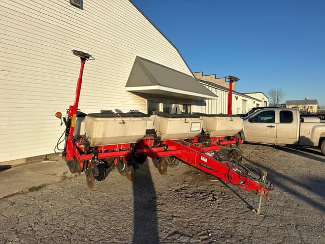 Image of AGCO 8100 equipment image 1