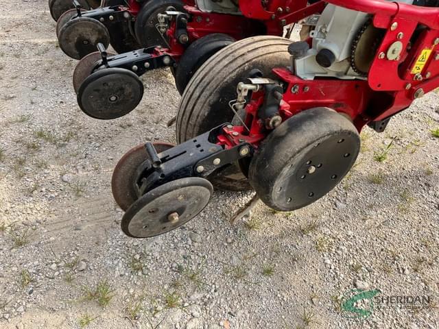 Image of AGCO White 8108 equipment image 3