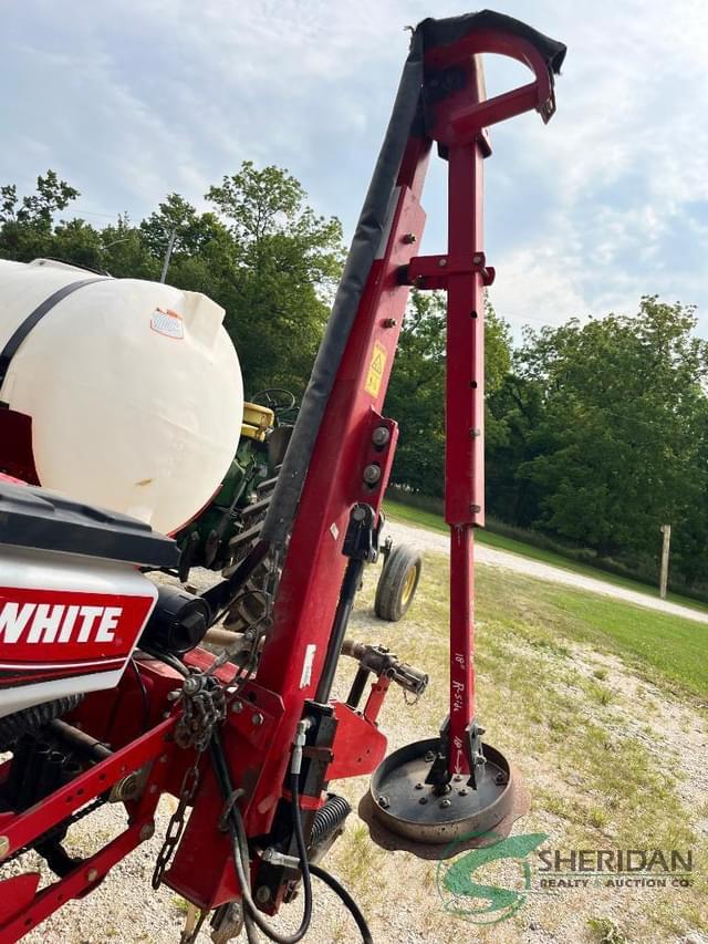 Image of AGCO White 8108 equipment image 4