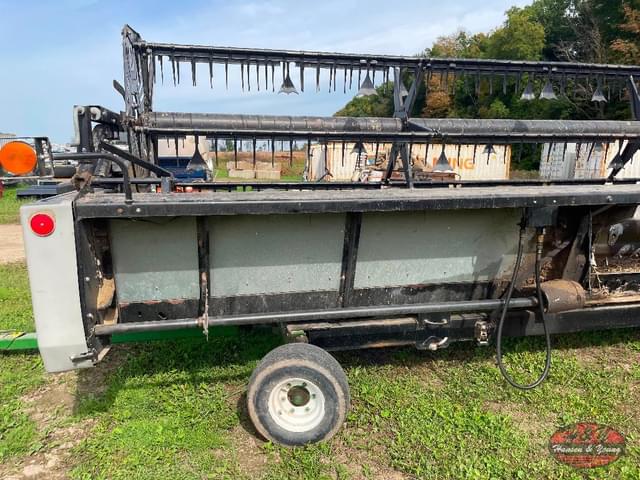 Image of Gleaner 800 equipment image 3