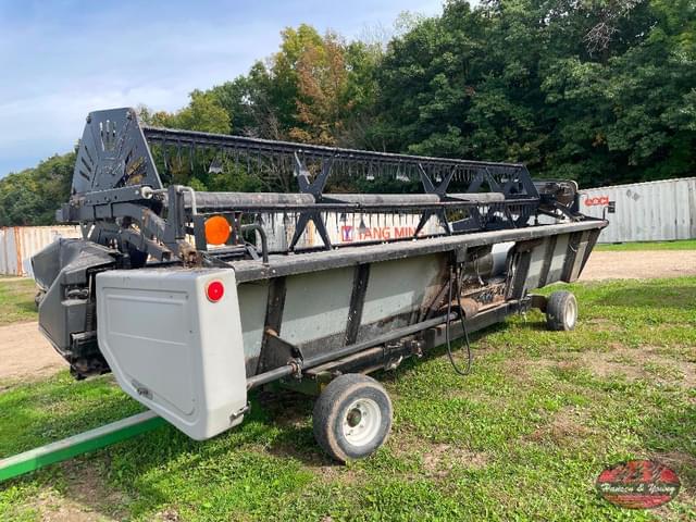 Image of Gleaner 800 equipment image 2