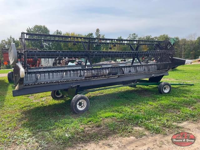 Image of Gleaner 800 equipment image 1