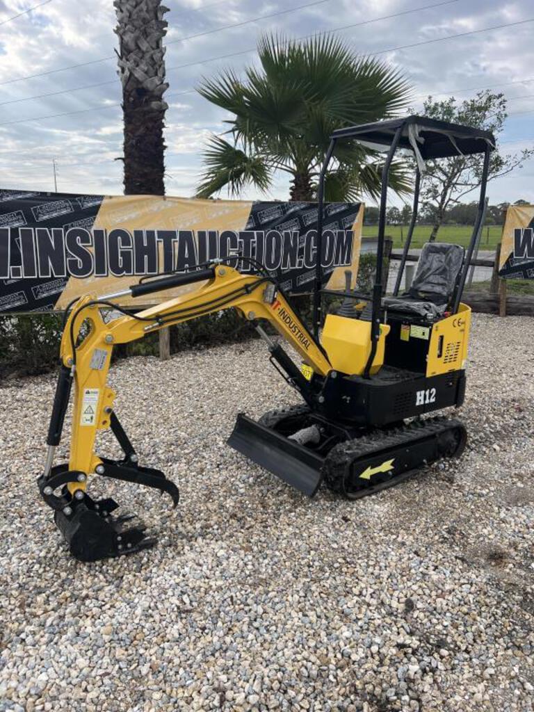 AGROTK H12 Construction Compact Excavators for Sale Tractor Zoom