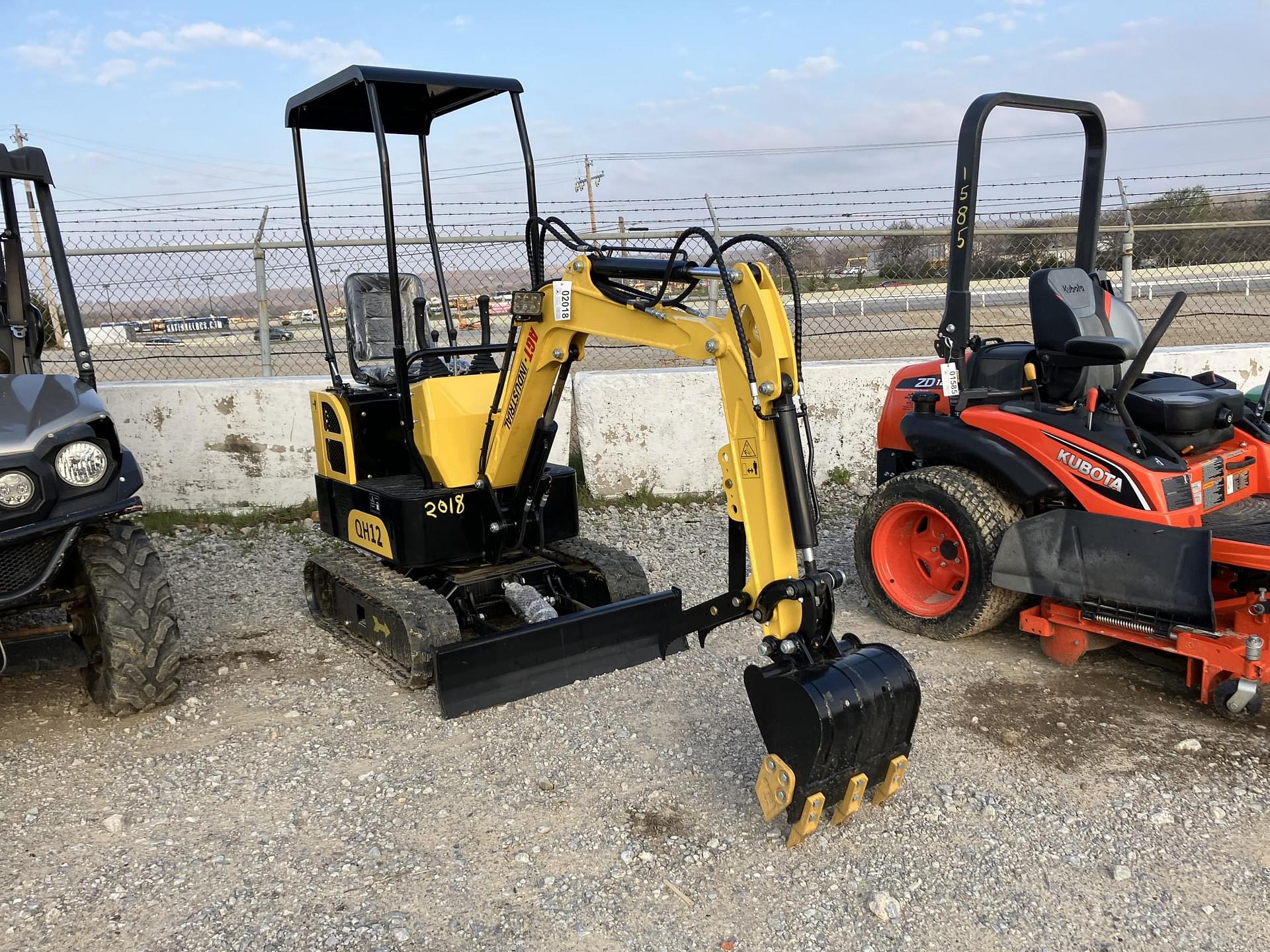 AGROTK QH12 Construction Compact Excavators for Sale Tractor Zoom