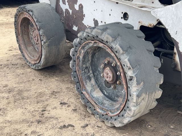Image of Bobcat S250 equipment image 4