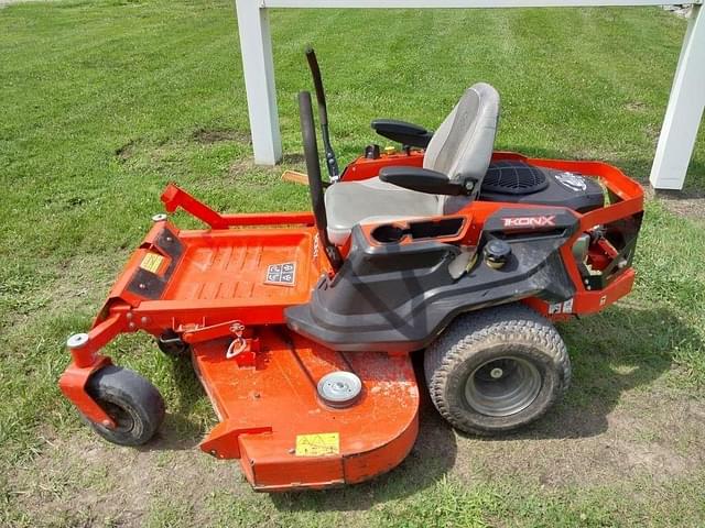 Image of Ariens Ikon X52 equipment image 4