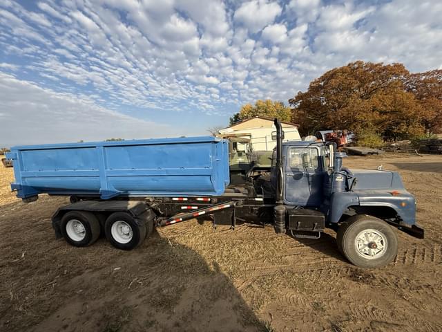 Image of Mack DM equipment image 3