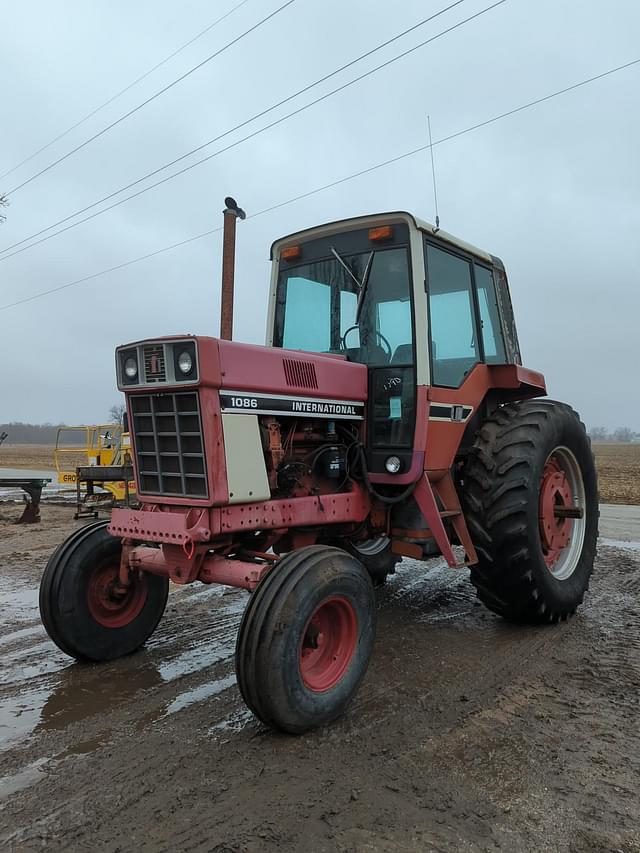 Image of International Harvester 1086 equipment image 1