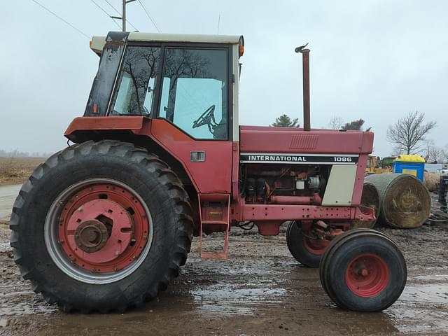 Image of International Harvester 1086 equipment image 4