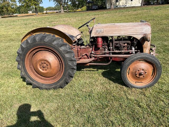 Image of Ford 8N equipment image 3