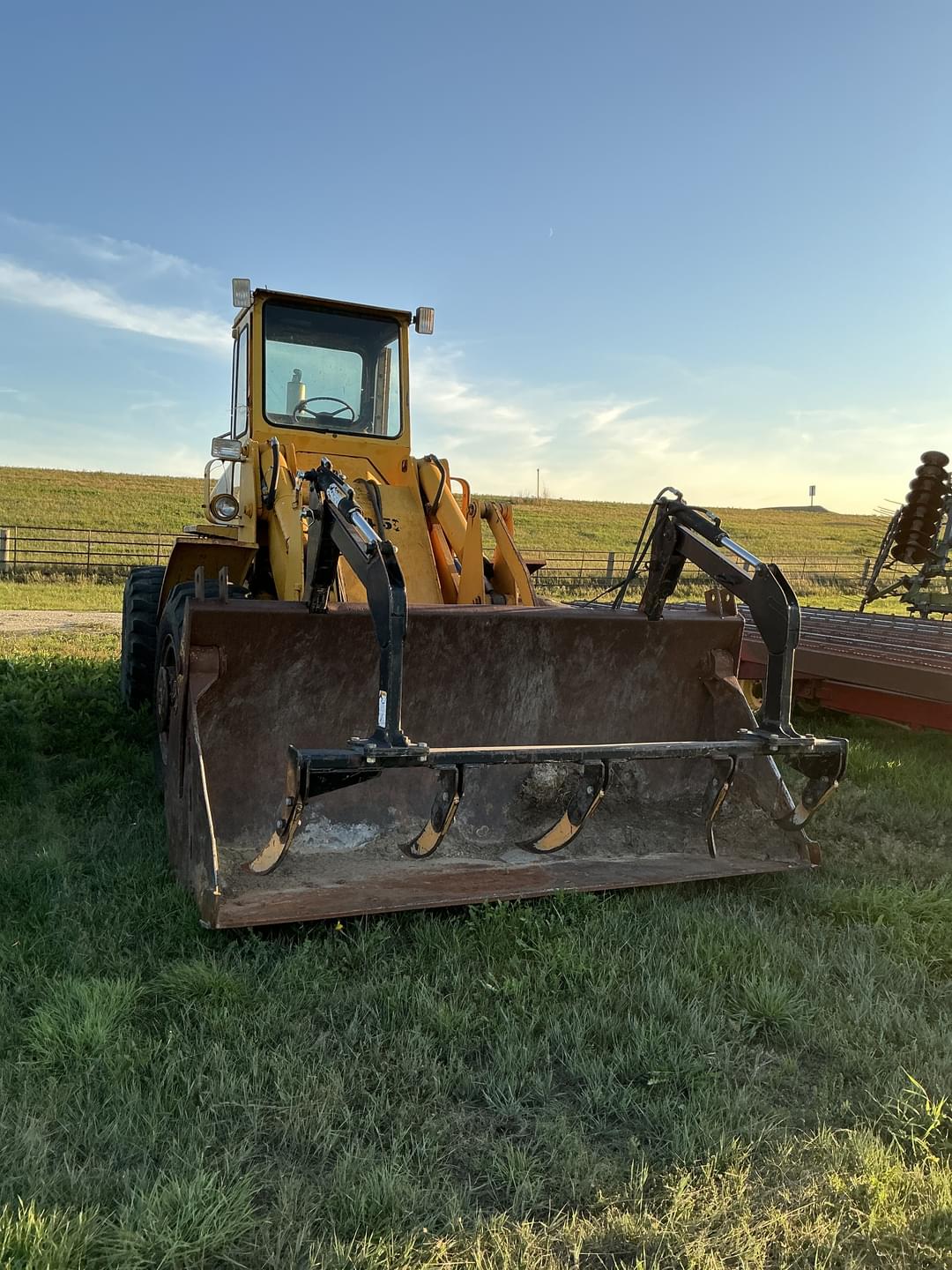 Image of Allis Chalmers 645B Primary image