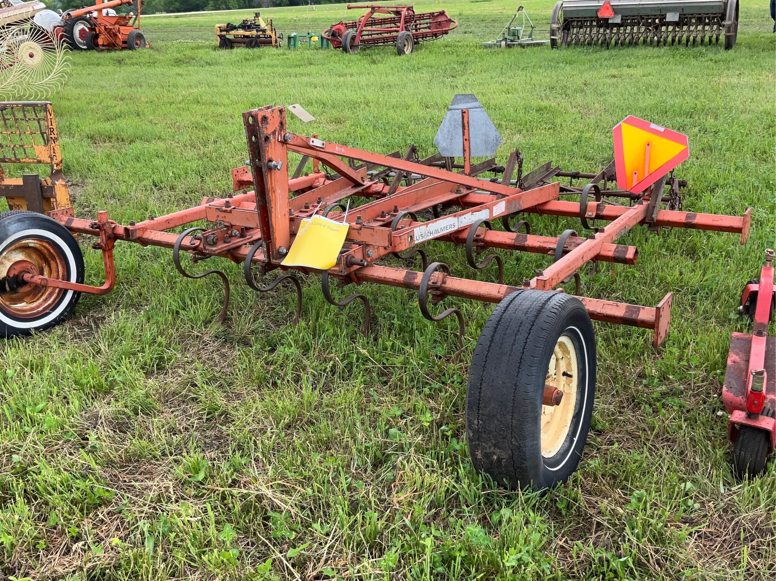 Main image Allis Chalmers 1200