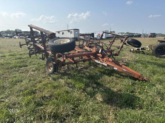 Image of Allis Chalmers 1200 equipment image 4