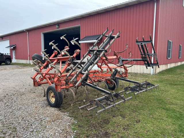 Image of Allis Chalmers 1200 equipment image 2