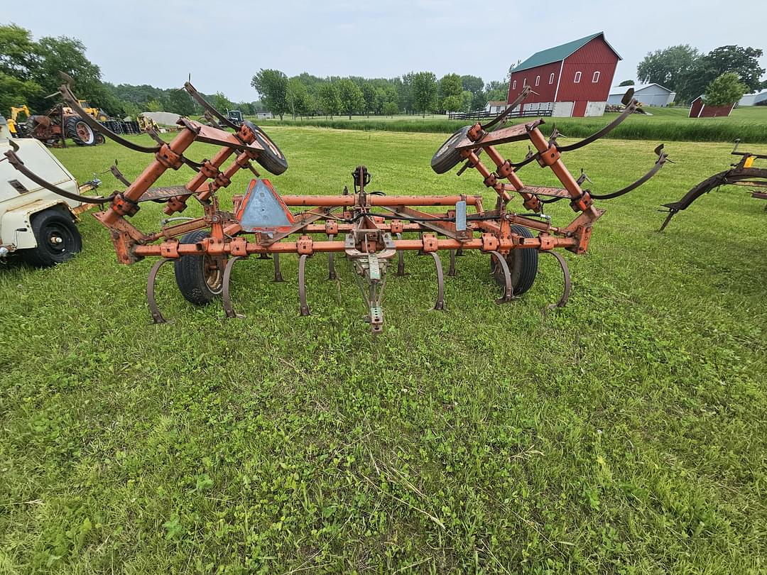 Image of Allis Chalmers 1200 Image 0