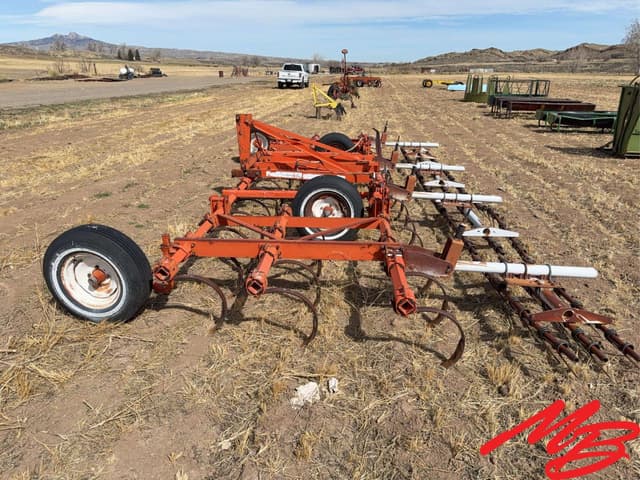 Image of Allis Chalmers 1200 equipment image 1