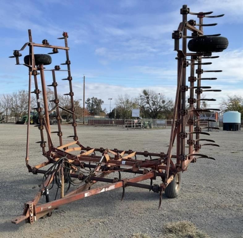 Main image Allis Chalmers 1300