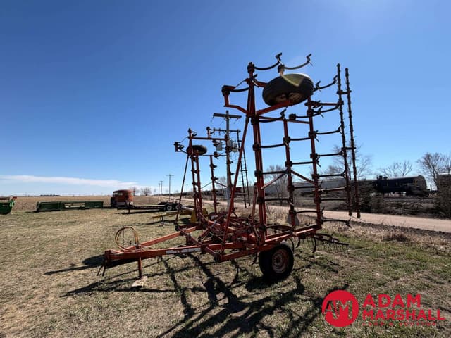 Image of Allis Chalmers 1300 equipment image 4