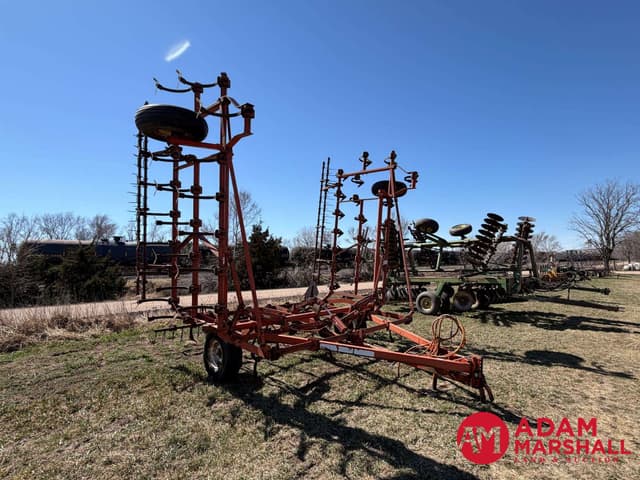 Image of Allis Chalmers 1300 equipment image 1