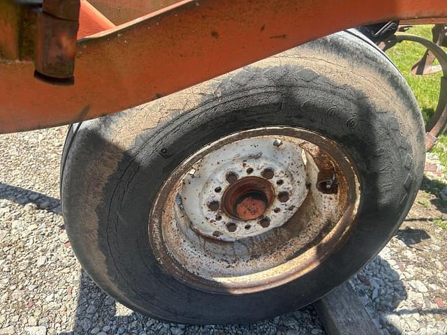 Image of Allis Chalmers 1300 equipment image 4