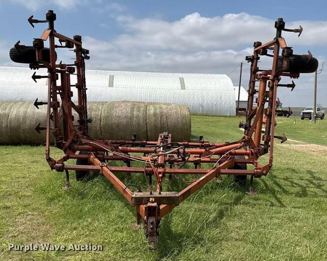 Image of Allis Chalmers 1300 equipment image 1