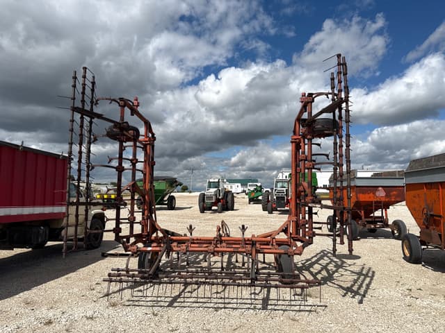 Image of Allis Chalmers 1300 equipment image 3