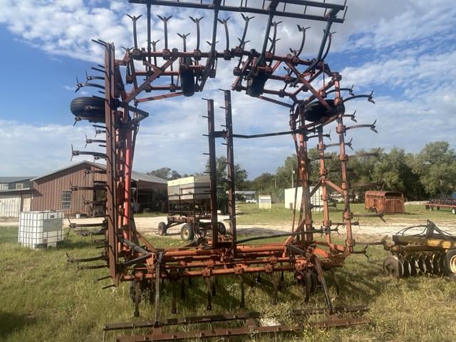 Image of Allis Chalmers 1350 equipment image 4