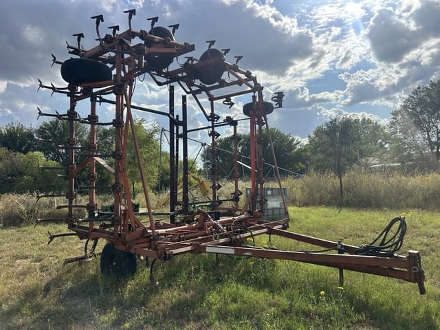 Image of Allis Chalmers 1350 equipment image 2
