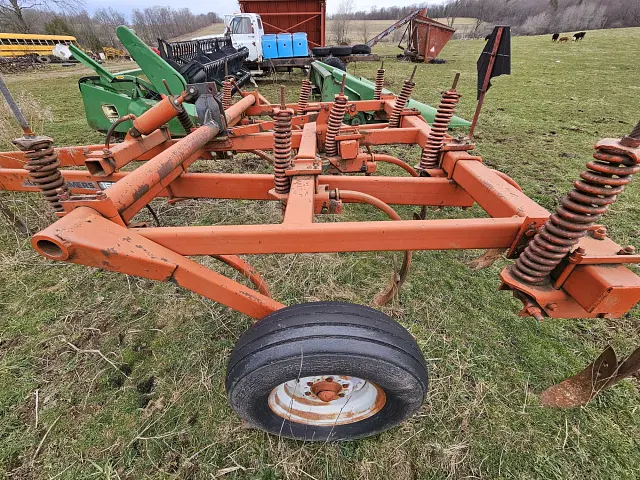 Image of Allis Chalmers 1600 equipment image 4