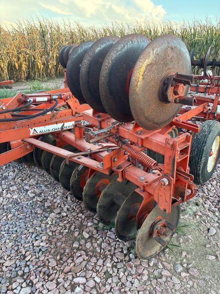 Image of Allis Chalmers 2300 equipment image 4
