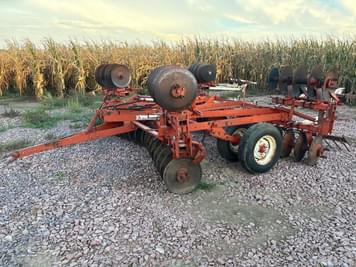 Main image Allis Chalmers 2300