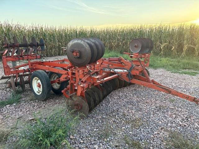 Image of Allis Chalmers 2300 equipment image 2