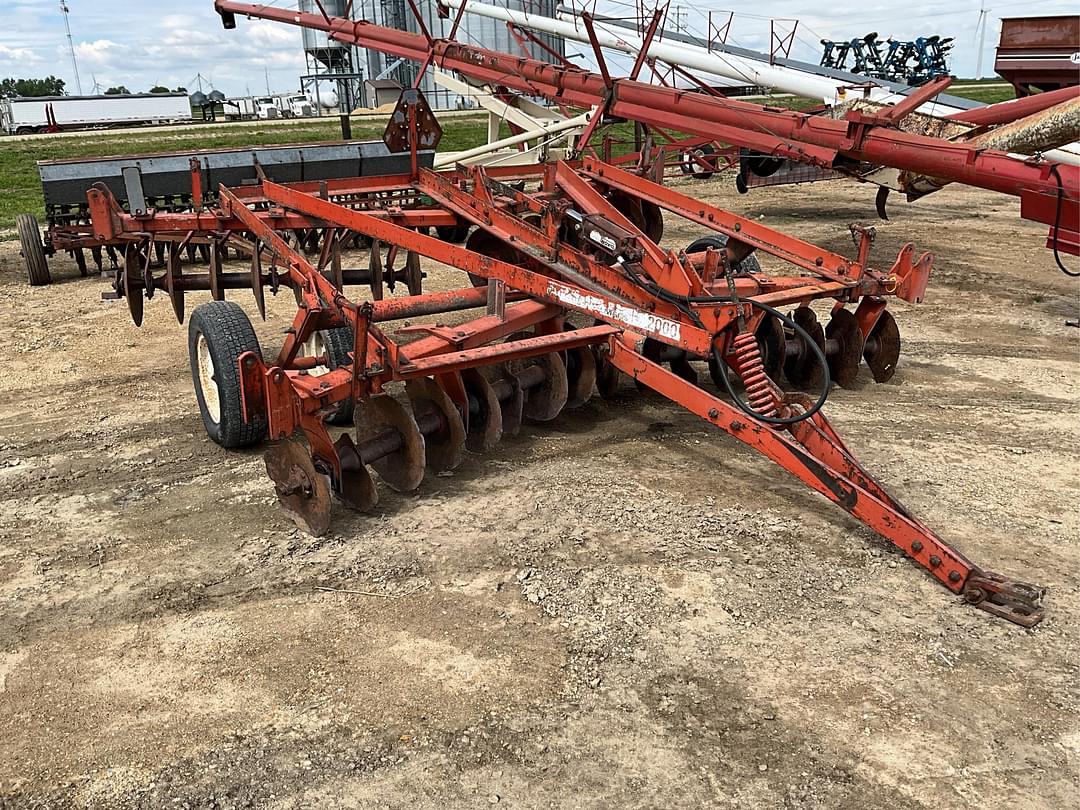 Image of Allis Chalmers 2000 Image 1