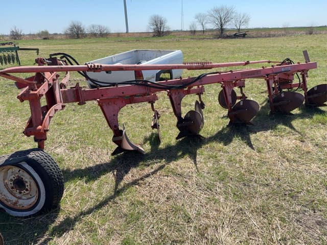 Image of Allis Chalmers 2000 equipment image 1