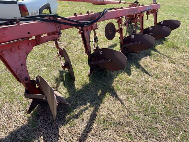 Image of Allis Chalmers 2000 equipment image 2
