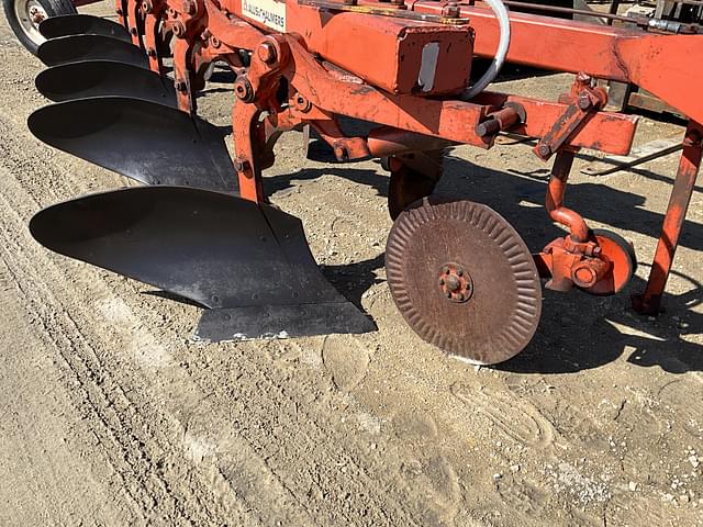 Image of Allis Chalmers 2000 equipment image 2