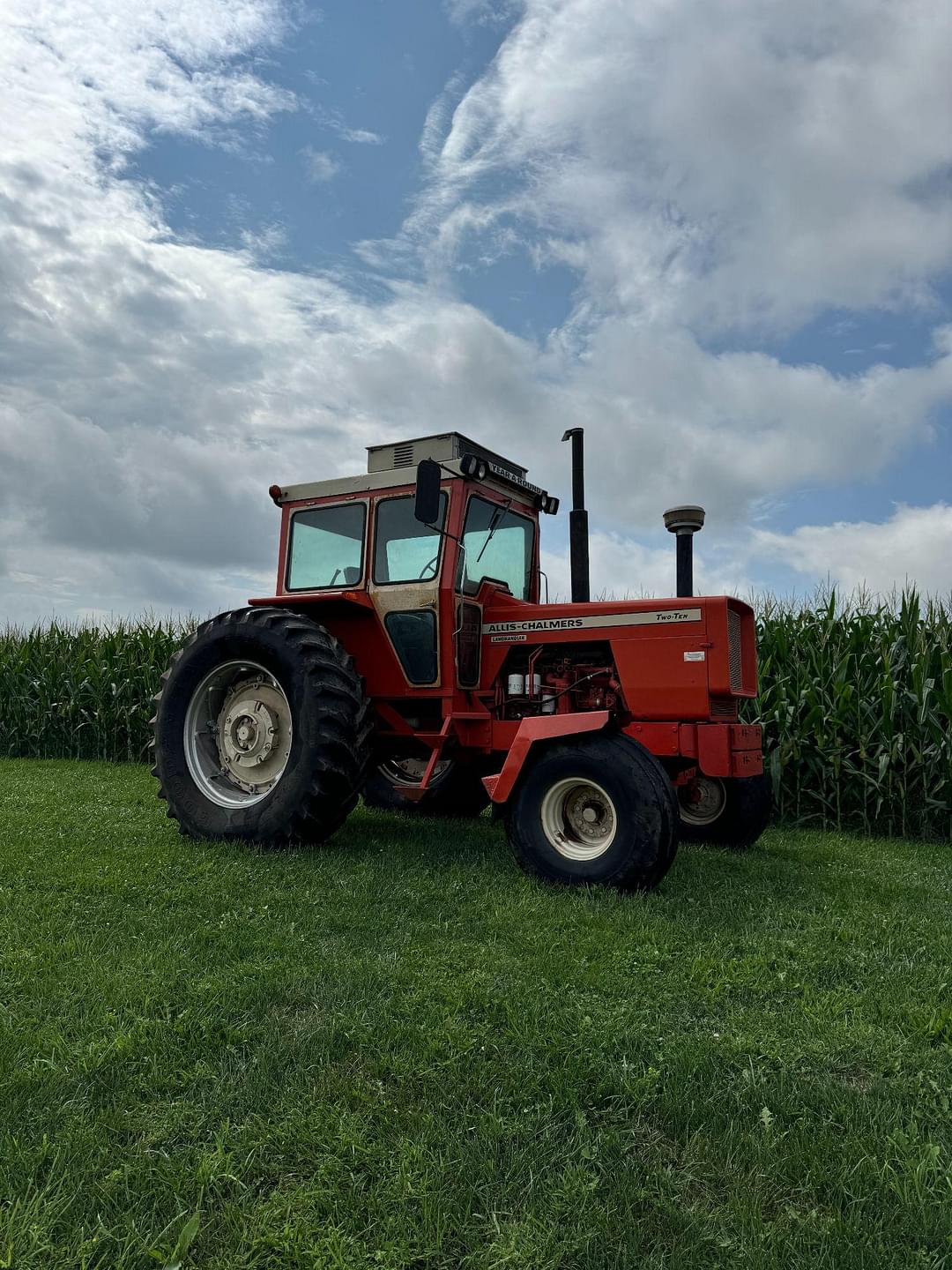 Image of Allis Chalmers 210 Primary image