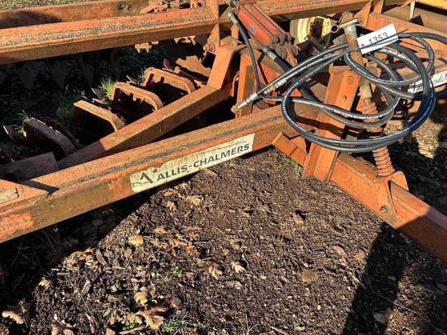 Image of Allis Chalmers 2100 equipment image 4
