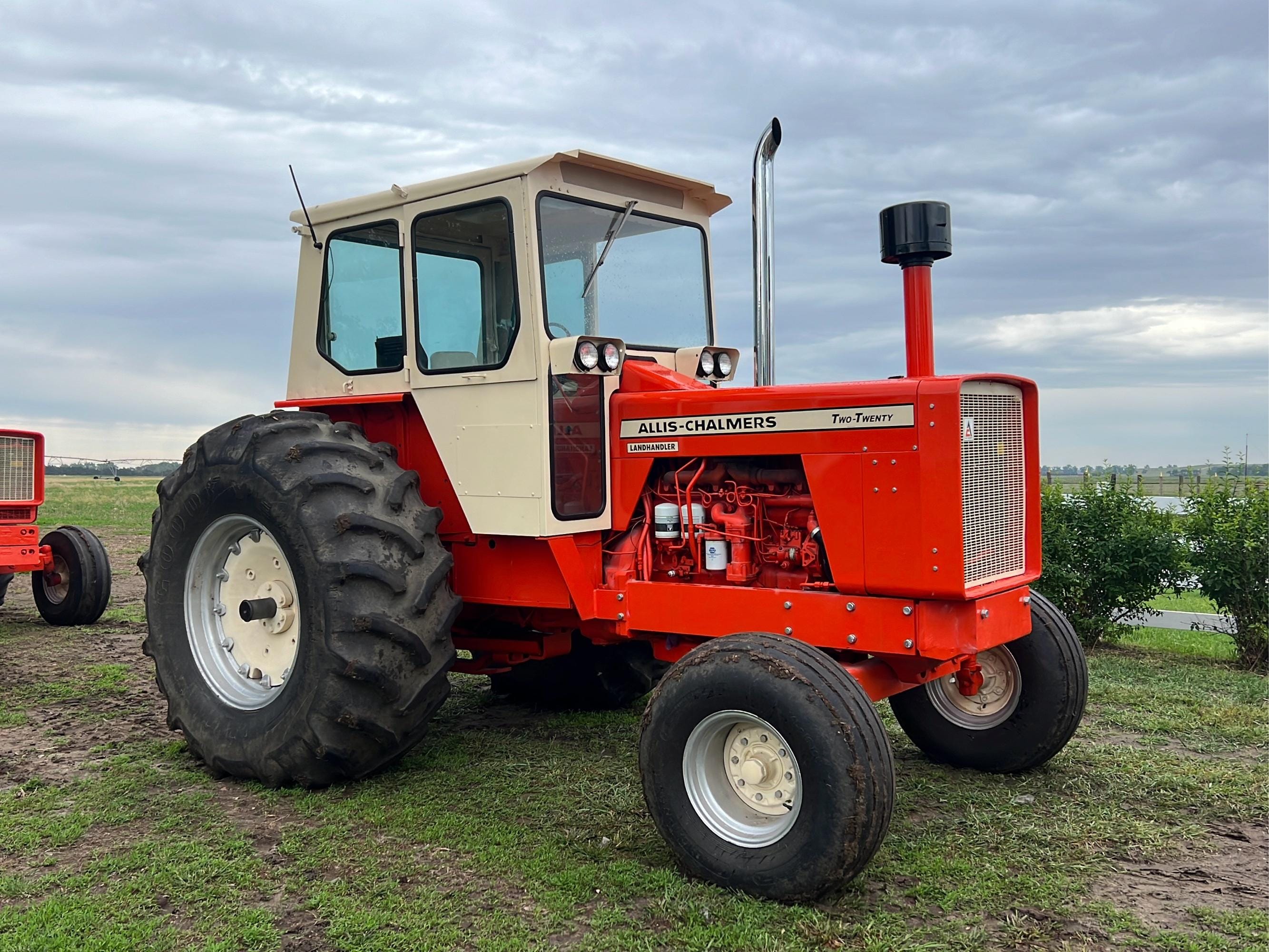 Main image Allis Chalmers 220