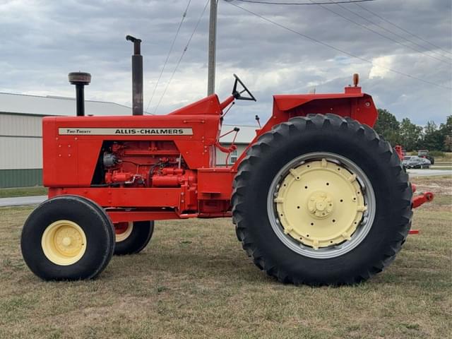 Image of Allis Chalmers 220 equipment image 2