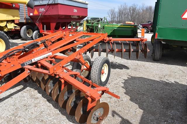 Image of Allis Chalmers 2300 equipment image 2