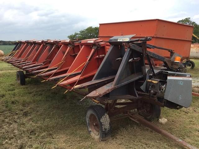 Image of Allis Chalmers 324 equipment image 2