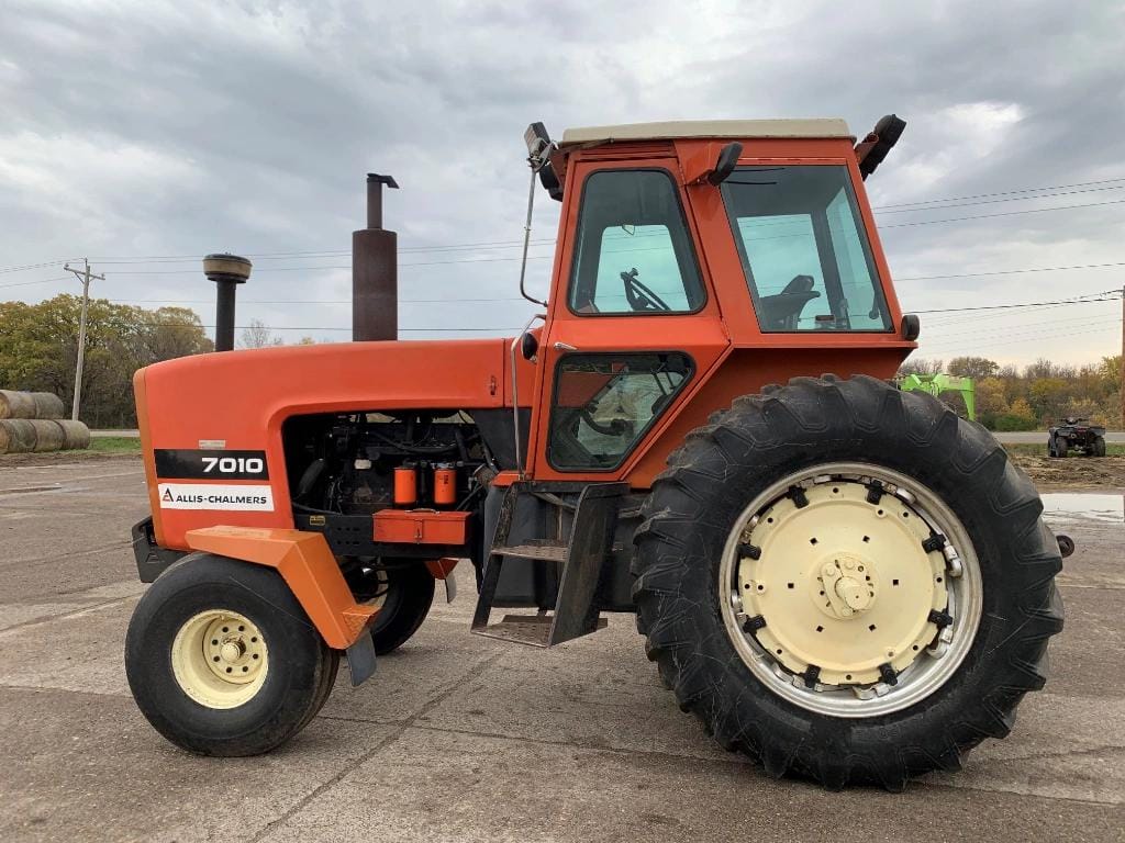 Main image Allis Chalmers 7010